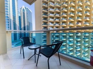 Spacious 2BR in Lago Vista Tower - 2