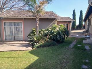 Tushiya guest lodge witbank - Witbank - 4