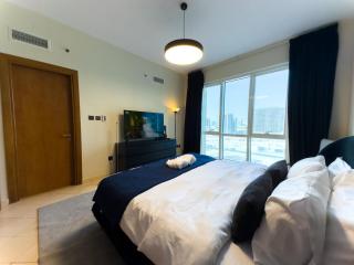 Spacious 2BR in Lago Vista Tower - 5