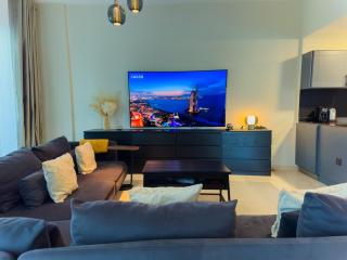 Spacious 2BR in Lago Vista Tower - 8