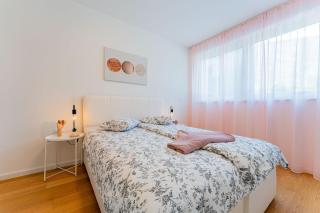 Flex SelfCheckIns 149 - Zagreb - Bedroom - Garage - Loggia - Zagreb - 7