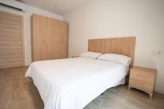 LETS HOLIDAYS Centric & Near the Sea Victoria apartment 3 - 4