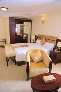 Sunland International Hotel - Kolobo - 2