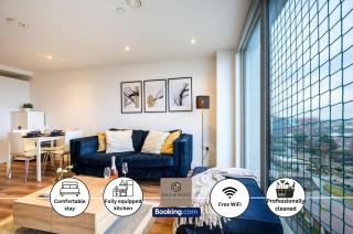 2 Bedroom Apartment By Paul & Malin Properties Short Lets & Serviced Accommodation Stretford With Free WiFi & Gym Access - Manchester - 0