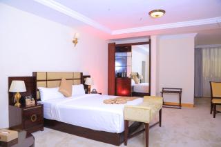 Sunland International Hotel - Kolobo - 1