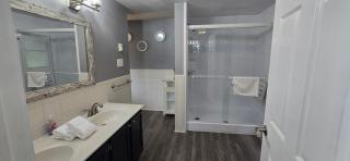 Bourbon Sunsets- 3-bedroom Dog-friendly home with Hot Tub and Gorgeous Views! - McHenry - 1