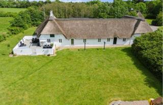 Time out in the old farmhouse - 7