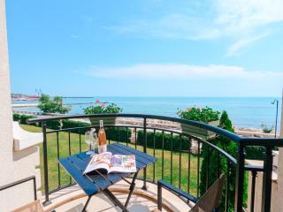 Blue Marine Apartment, complex Carpe Diem Balchik, free Parking - Balchik - 0