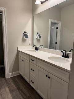 3-kingbdpetfriendly - Lake Charles - 1