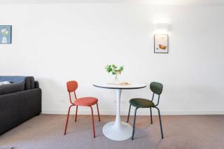 Stunning City Views Steps to SouthernCross SkyBus - 5