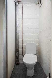 Bo mysigt intill vattnet. - 1