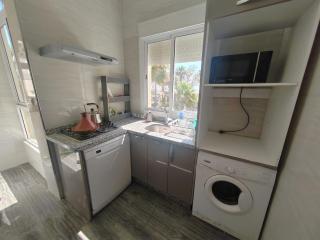 Stylish Coastal Stay with Panoramic Sea Views - Tânger - 4