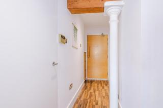 Central MCR 2BR 2BA, Parking, WiFi, Full Kitchen - Manchester - 3