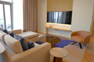Modern Fully Furnished 2-Bedroom Apartment in, Dubai - 7