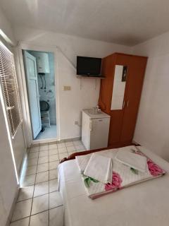 Milica Soba sa kupatilom 2 - Petrovac na Moru - 6