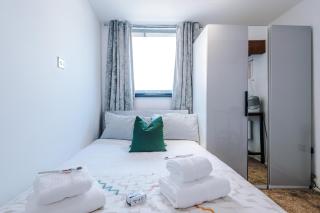 Central MCR 2BR 2BA, Parking, WiFi, Full Kitchen - 8