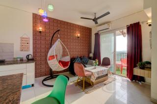 Whispering Willows by Royal rooms - Noida - 7