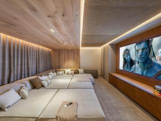 Chalet luxueux à Courchevel avec piscine, cinéma, salle de sport et service complet - FR-1-562-71 - 8