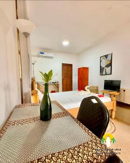 Zanzllywood Hotel and Apartments - Marumbi - 3