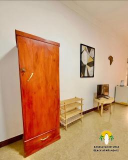 Zanzllywood Hotel and Apartments - Marumbi - 2