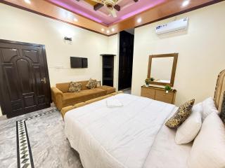 decent luxury hotel hunza - Alīābād - 2