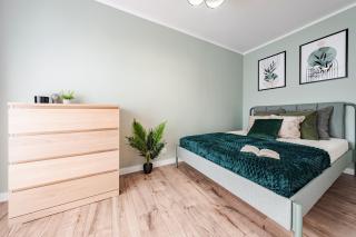 Ciemnozielony Apartament 3city w Gdyni Niedaleko Plaży by Noclegi Renters - Gdynia - 9