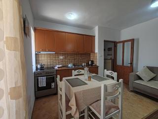 Vangert Apartment - 1