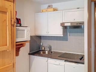 Studio Cabine Bien Équipé · Centre Val-d'Isère · Balcon & Terrasse Exposée Sud - FR-1-518-105 - 1