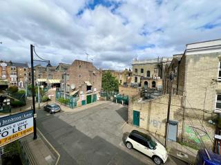 The Brixton Vining Street 4-Bed Urban Retreat BT7 - 9