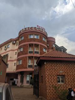 GRÂCES hôtel - Jaunde - 1