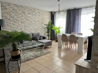 Appartement, 6 people, pool access, 10 minutes from Avignon, - Le Pontet - 0