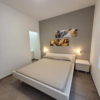 Lake Soft Blue Mountain Lake Iseo Hospitality - Riva di Solto - 8