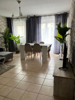 Appartement, 6 people, pool access, 10 minutes from Avignon, - Le Pontet - 1