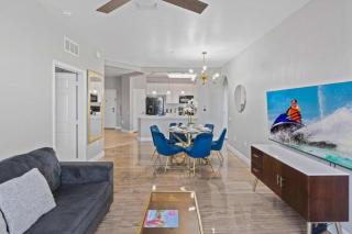 4862 Modern Spacious 3BR2BA Condo 304 - 5