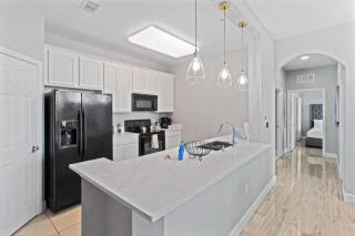 4862 Modern Spacious 3BR2BA Condo 304 - 4