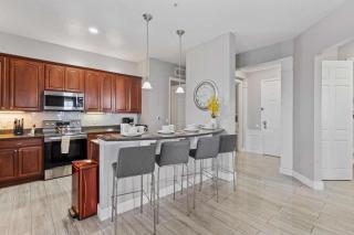 5048 Light and Airy Resort 4BD Apartment 407 - 1