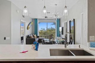 5000 Fresh Stylish and Comfortable Condo 301 - 7