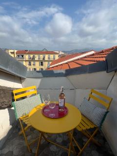 1 bedroom, Best location in Nice - Nice - 9
