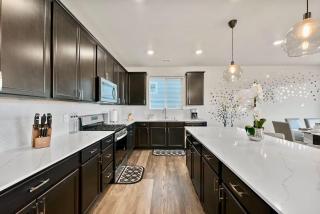 19932 Stylish Spacious 5BR3BA Home in Spanaway - Spanaway - 3