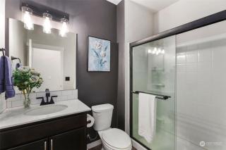 19932 Stylish Spacious 5BR3BA Home in Spanaway - 2