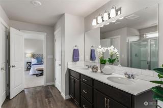 19932 Stylish Spacious 5BR3BA Home in Spanaway - 5