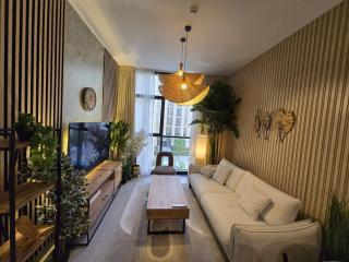 Forest Honeymoon Suite With Pool View by BlueCloud holidays - Sharjah - 9