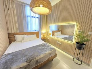 Forest Honeymoon Suite With Pool View by BlueCloud holidays - Sharjah - 2