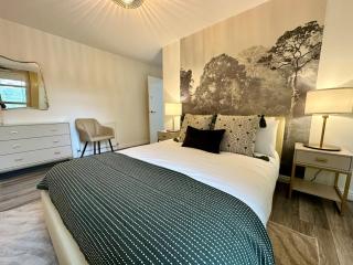 3 bed Flat in Manchester with Parking - Manchester - 2