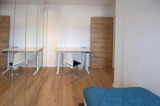CASA 8070 Exklusive Maisonette-Wohnung 91qm 4 Zimmer ideal für Gruppen Familien Geschäftsreisende für 1-9 Personen inklusive WLAN Netflix WaipuTV Kaffee Tee & kostenloser Parkplatz am Haus - Ingolstadt - 4