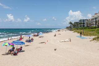 3BR Beach Getaway with Pool & BBQ - 6