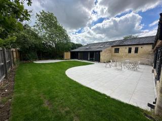 Sleeps18 character barns - 8