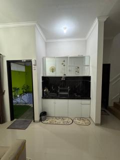 Villa Alkia 3BR Batu - Batu - 9