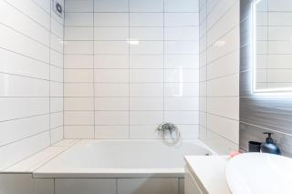 Flex SelfCheckIns 170 - Zagreb - Bedroom - Parking - Loggia - Zagreb - 5