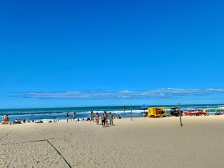Oceanfront 2BR apartment near Beach Free Wi-Fi - 9